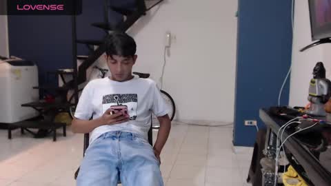 Andres Dean online show from February 25, 1:09 am