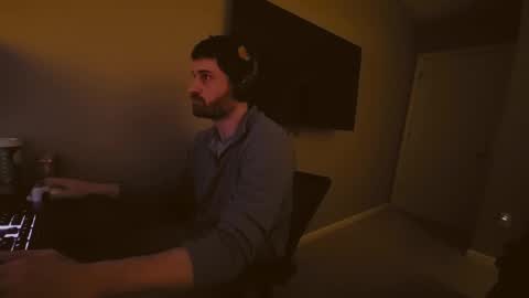 Tom online show from December 24, 2:10 am