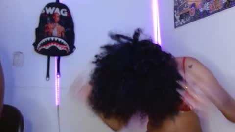 harley_quinnn111 online show from April 12, 8:46 pm