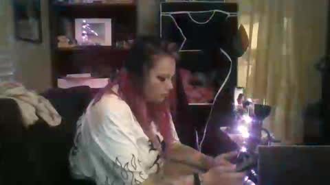 Snapshot of harleyquinnsey chatting on October 7, 2:51 am Harley online show from October 7, 2:51 am