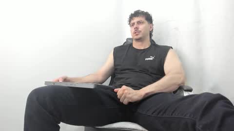Snapshot of harrydaviss chatting on October 18, 5:00 am alpha online show from October 18, 5:00 am