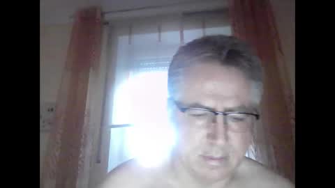 Snapshot of hartl67 chatting on January 3, 3:44 pm hartl67 online show from January 3, 3:44 pm