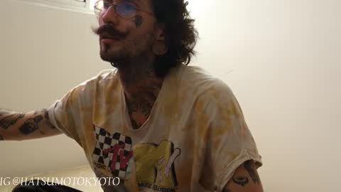 Snapshot of hatsumotokyoto chatting on March 8, 7:53 pm More content 2 online show from March 8, 7:53 pm