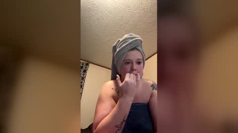 havannahx97 online show from April 6, 4:43 am