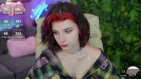 haylaamber online show from June 9, 1:11 pm