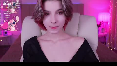 haylaamber online show from January 28, 8:15 pm