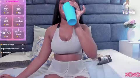 hazel_lanee online show from August 8, 6:56 am