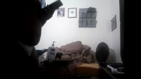 Snapshot of hbdj2164 chatting on September 27, 12:14 pm hbdj2164 online show from September 27, 12:14 pm