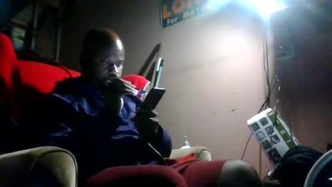 Snapshot of hbdj2164 chatting on October 3, 7:16 am hbdj2164 online show from October 3, 7:16 am