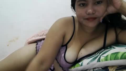 Snapshot of heavenlyeyes69 chatting on October 19, 8:35 pm heavenlyeyes69 online show from October 19, 8:35 pm