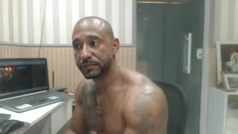 Snapshot of hebertgomes chatting on October 17, 2:48 am hebertgomes online show from October 17, 2:48 am