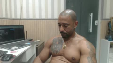 Snapshot of hebertgomes chatting on October 12, 11:28 pm hebertgomes online show from October 12, 11:28 pm