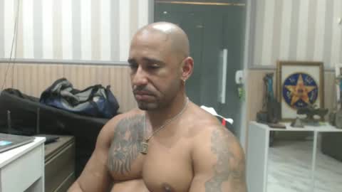 Snapshot of hebertgomes chatting on January 11, 12:12 am hebertgomes online show from January 11, 12:12 am
