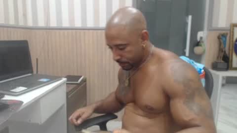 Snapshot of hebertgomes chatting on March 5, 3:51 pm hebertgomes online show from March 5, 3:51 pm