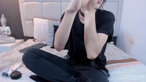 Snapshot of hecate1_ chatting on February 4, 7:44 pm Keira Hecate online show from February 4, 7:44 pm