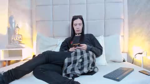 Snapshot of hecate1_ chatting on October 19, 7:51 pm Keira Hecate online show from October 19, 7:51 pm