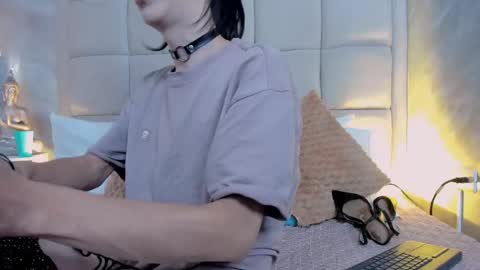 Snapshot of hecate1_ chatting on September 24, 9:10 pm Keira Hecate online show from September 24, 9:10 pm