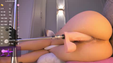 Call me Mia online show from November 10, 4:48 am