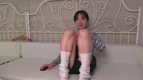 HEEJIN online show from October 16, 8:40 pm