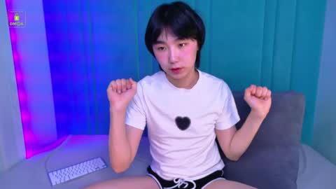 HEEJIN online show from May 7, 4:52 am