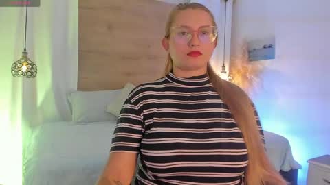 ANTARA REY online show from March 24, 7:09 pm