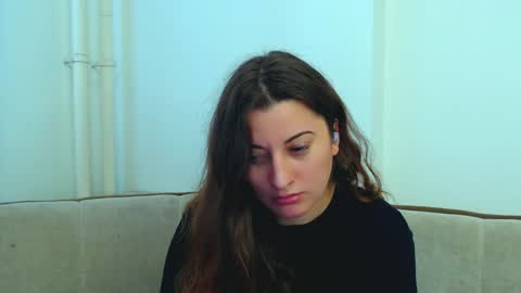 helen_adams_ online show from December 17, 9:07 am