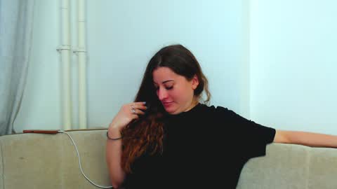 helen_adams_ online show from December 27, 11:39 am