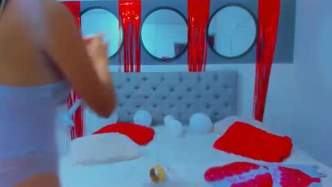 helen_curly online show from February 12, 2:54 pm