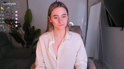 Helen online show from December 15, 3:41 pm