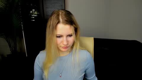 helenastevenson online show from March 5, 1:17 pm