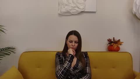 Snapshot of helenbenit chatting on October 15, 8:15 am Helen online show from October 15, 8:15 am