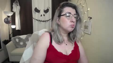 helenenigma online show from October 29, 7:25 pm