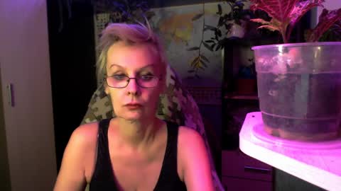 Helga online show from April 9, 9:31 pm