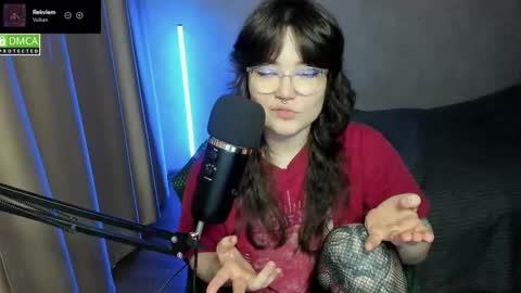 Red online show from October 19, 8:13 pm