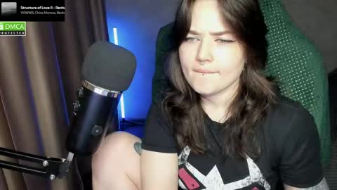 Red online show from June 3, 7:41 pm