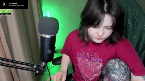 Red online show from February 28, 8:46 pm