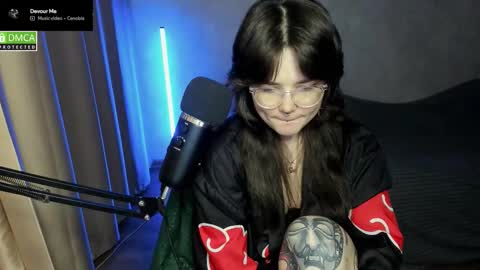 Red online show from October 2, 6:39 pm