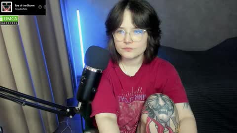 Red online show from December 15, 6:48 pm