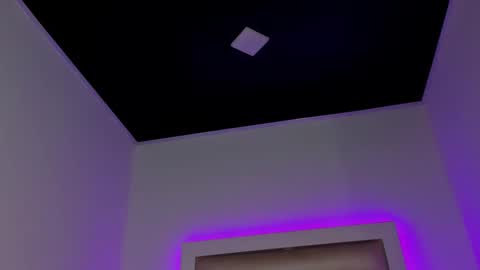 hellen__smith_ online show from February 14, 8:00 pm