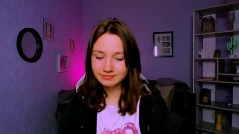 Helli online show from March 10, 8:34 pm