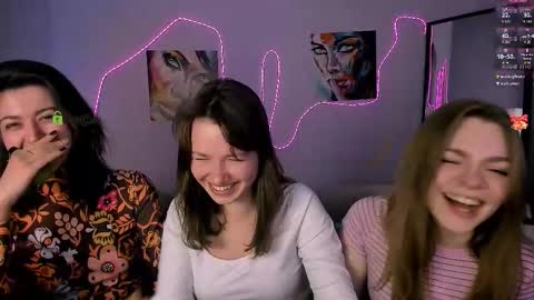 Helli online show from February 6, 9:06 pm