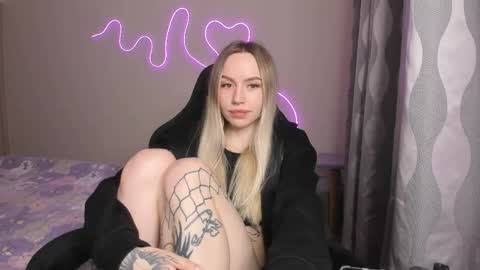 Lisa online show from April 24, 6:54 pm