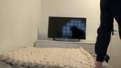 helpmefistme online show from February 10, 1:47 pm