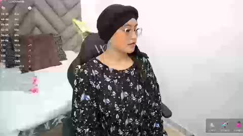 Snapshot of heluejamil chatting on September 25, 2:57 pm Zahira online show from September 25, 2:57 pm