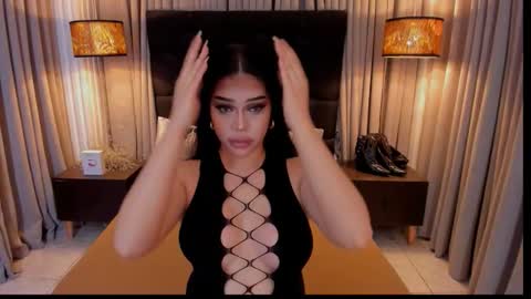 Snapshot of hennessygoddess69 chatting on October 15, 12:39 pm HENNESSY online show from October 15, 12:39 pm
