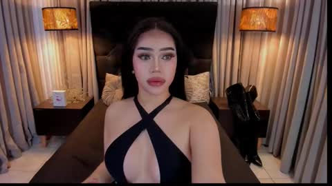 Snapshot of hennessygoddess69 chatting on September 29, 11:20 am HENNESSY online show from September 29, 11:20 am