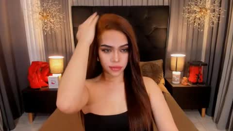 Snapshot of hennessygoddess69 chatting on January 26, 5:34 pm HENNESSY online show from January 26, 5:34 pm