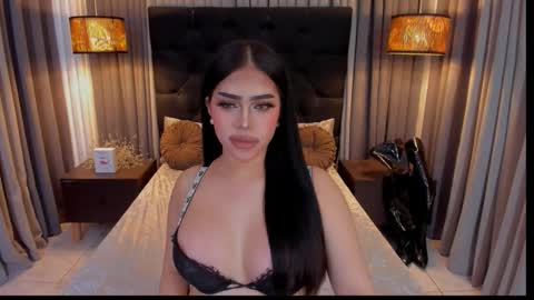 Snapshot of hennessygoddess69 chatting on September 18, 10:08 am HENNESSY online show from September 18, 10:08 am