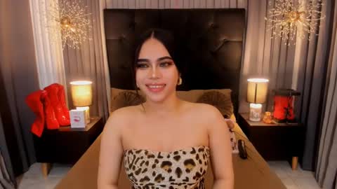Snapshot of hennessygoddess69 chatting on January 25, 3:51 am HENNESSY online show from January 25, 3:51 am