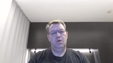 Snapshot of henrikrp1971 chatting on January 1, 9:41 pm henrikrp1971 online show from January 1, 9:41 pm